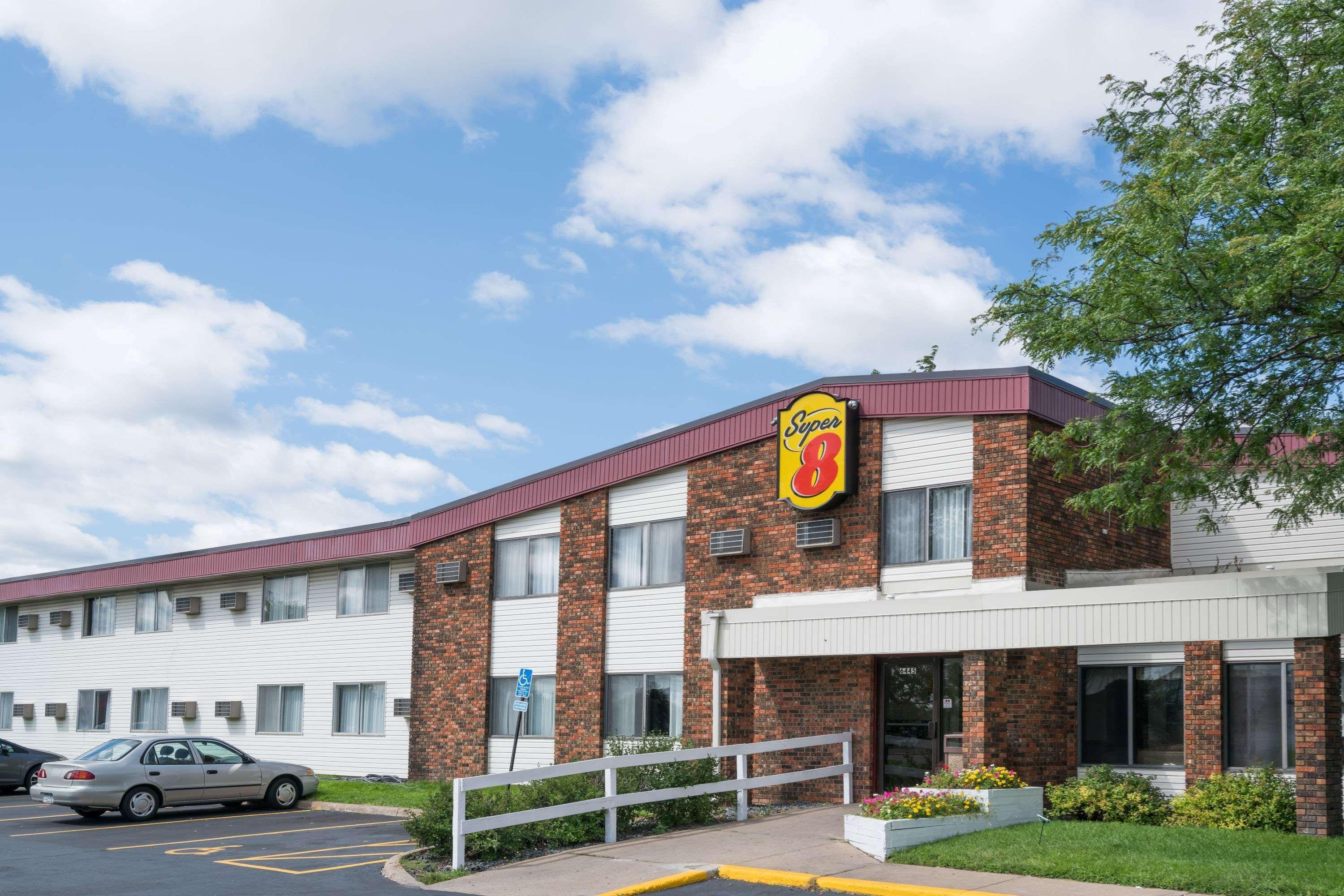 Super 8 By Wyndham Brooklyn Center/Mpls Exterior foto