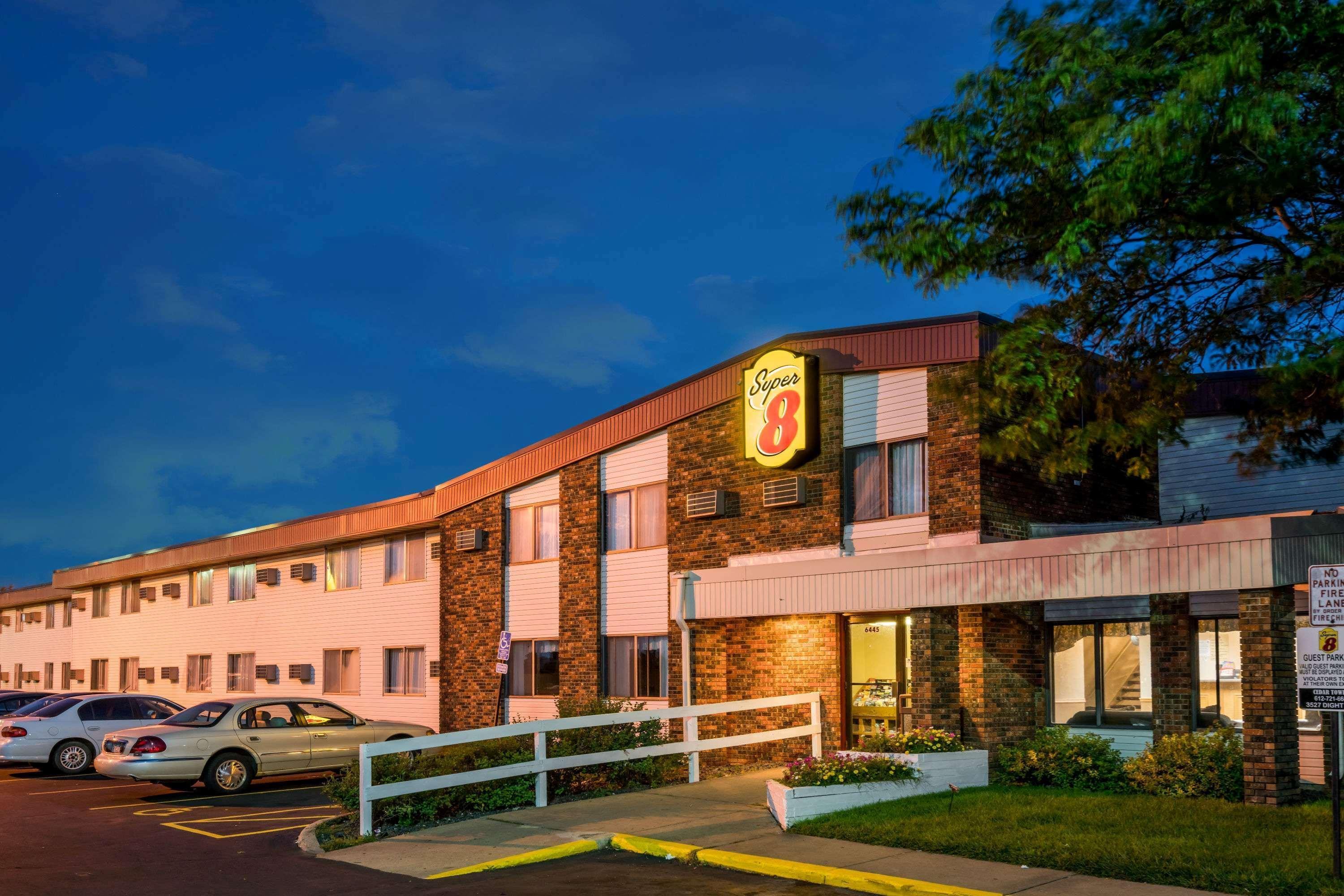 Super 8 By Wyndham Brooklyn Center/Mpls Exterior foto